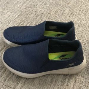 goga max skechers shoes